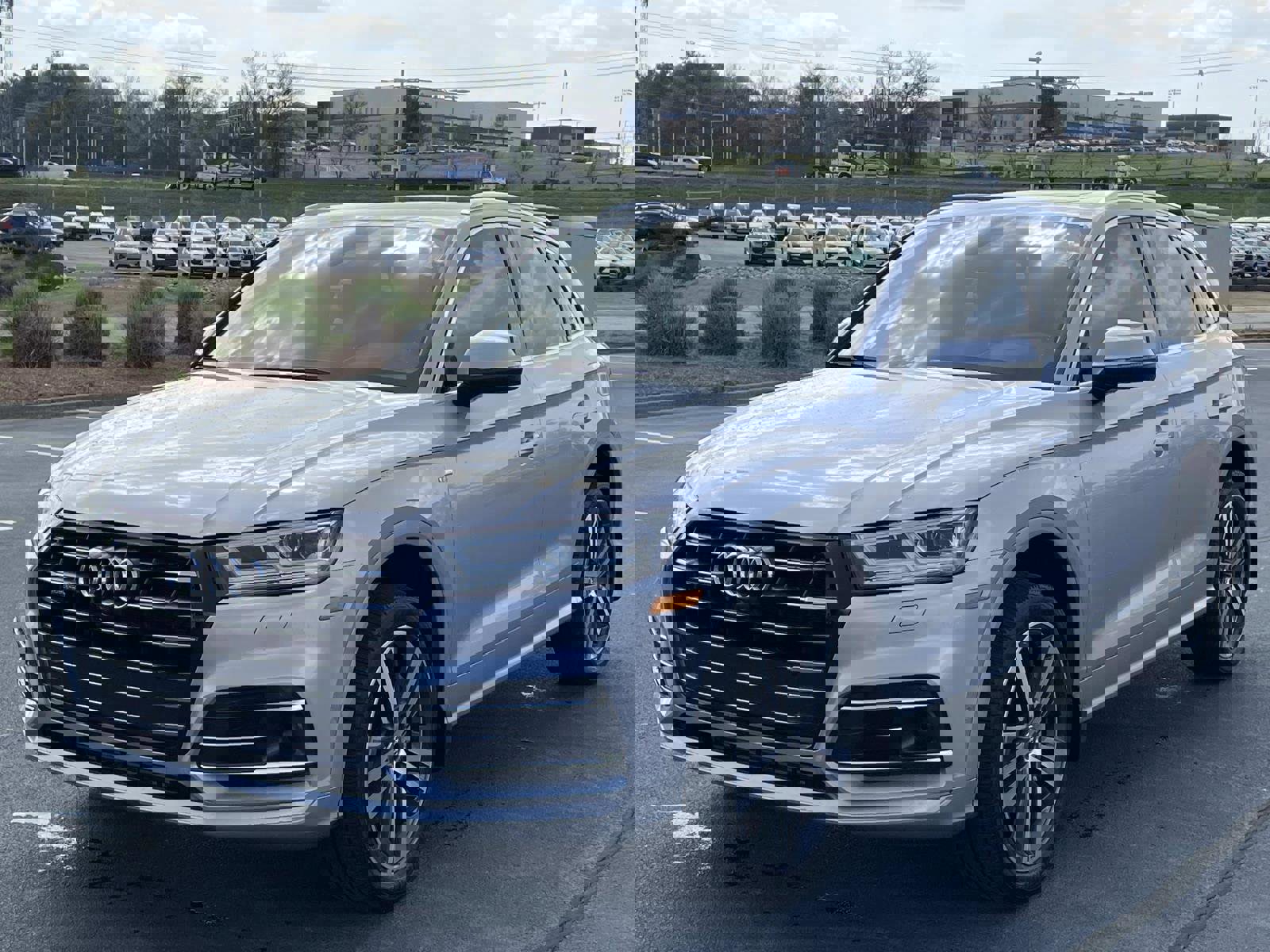 Used 2020 Audi Q5 e Prestige w/ Prestige Package image 3