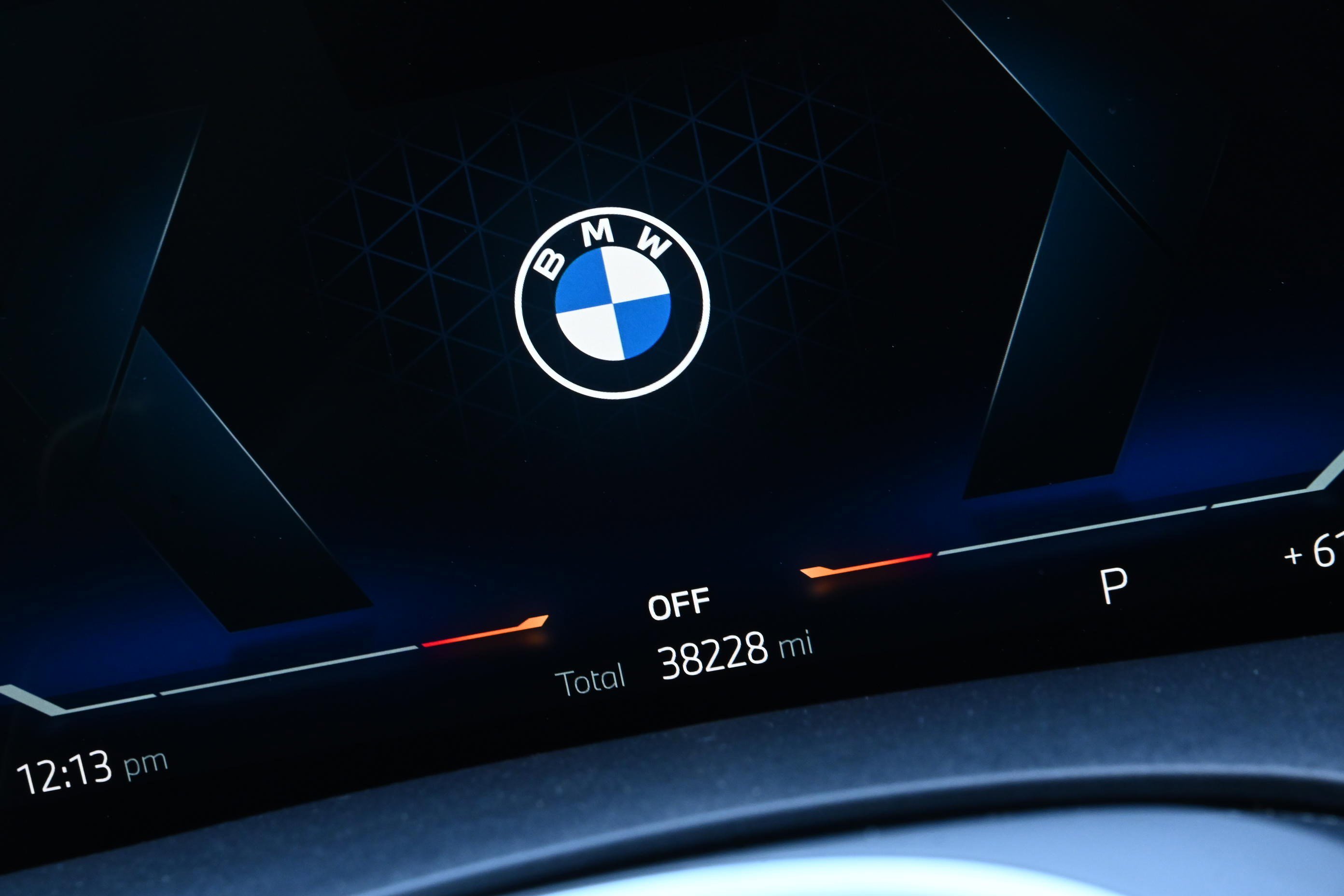 Certified 2024 BMW X7 xDrive40i w/ Executive Package image 36