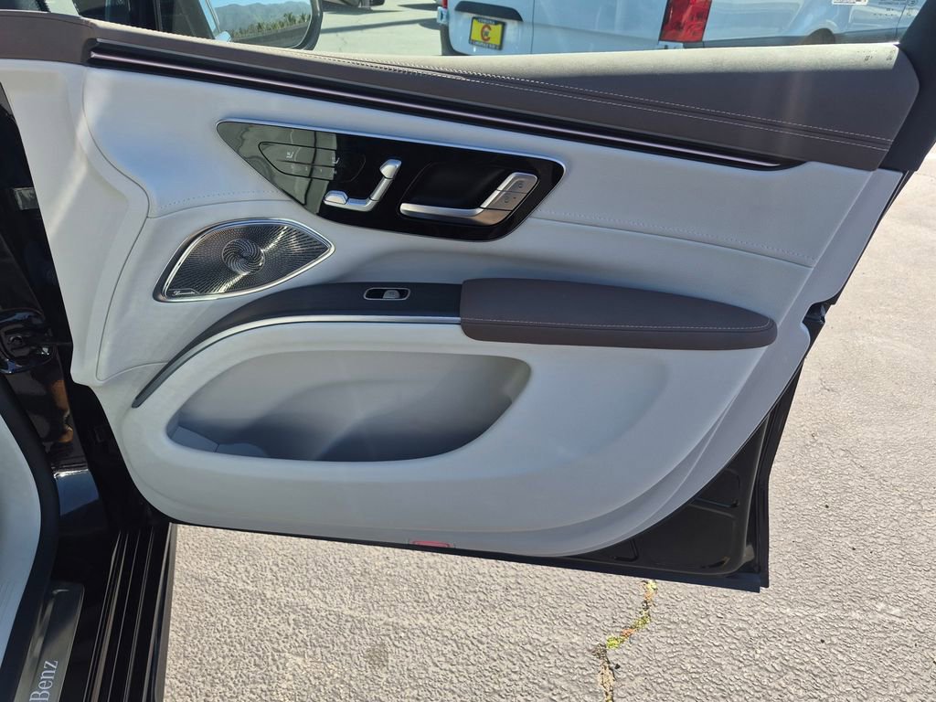 Used 2023 Mercedes-Benz EQS 580 4MATIC SUV image 28