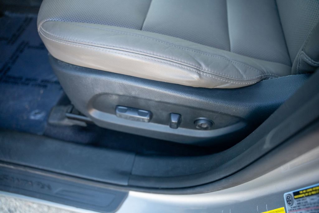 Used 2016 Hyundai Santa Fe Limited image 18