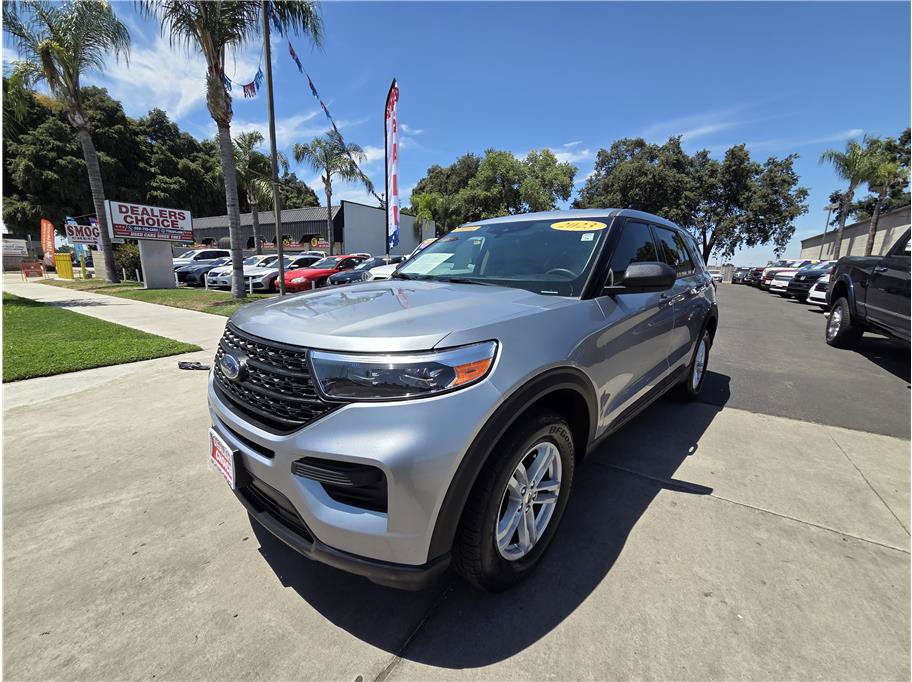 Used 2023 Ford Explorer 4WD image 2