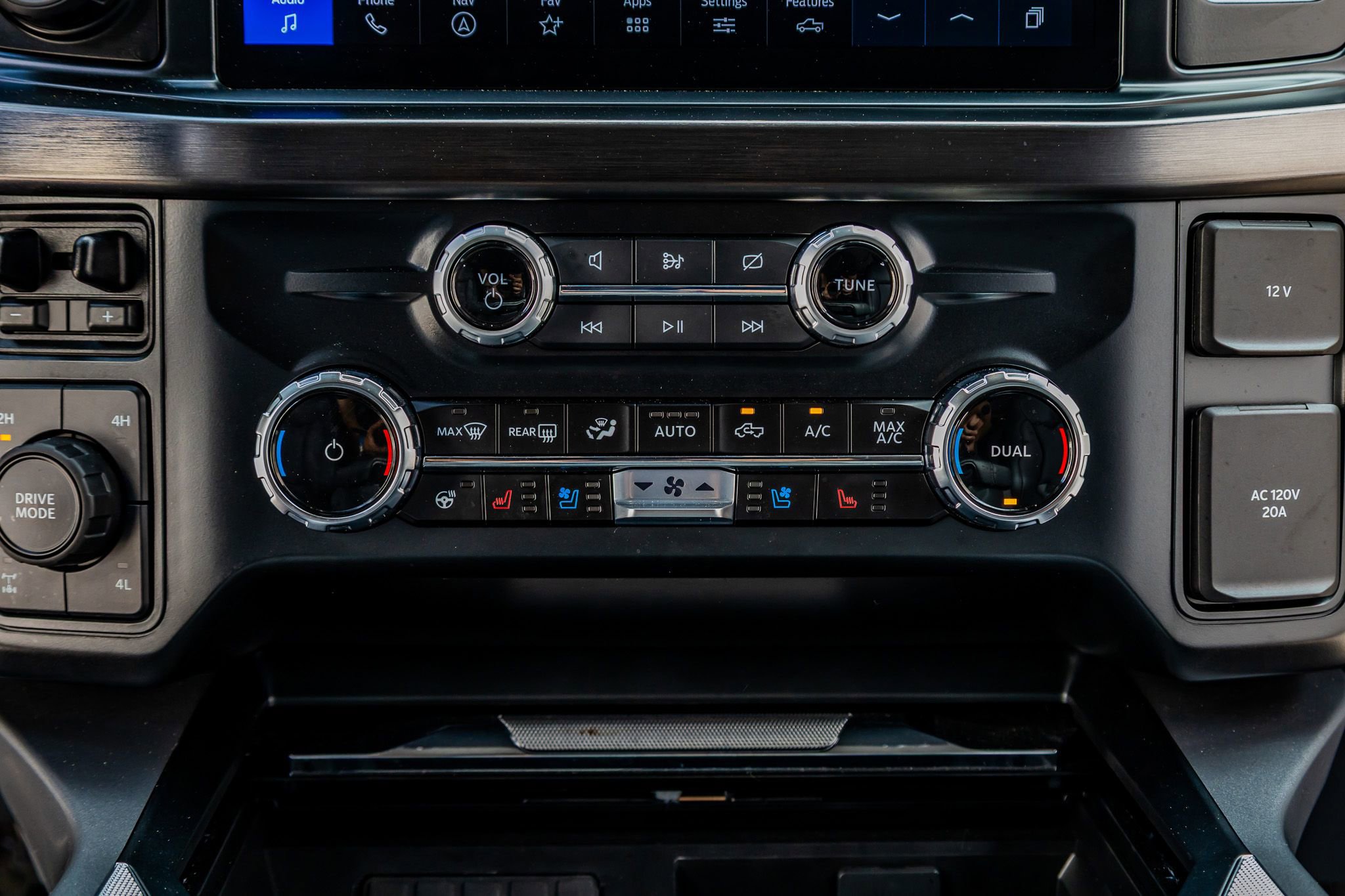 Used 2024 Ford F250 Lariat w/ Lariat Ultimate Package image 27