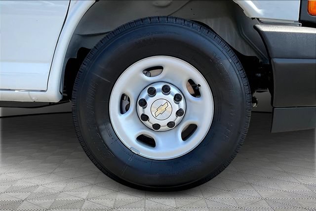 New 2025 Chevrolet Express 3500 w/ Driver Convenience Package RWD image 12