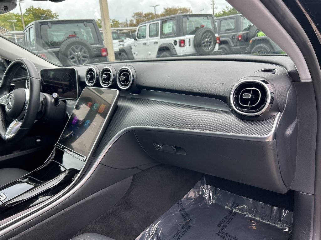 Used 2025 Mercedes-Benz C 300 Sedan image 21