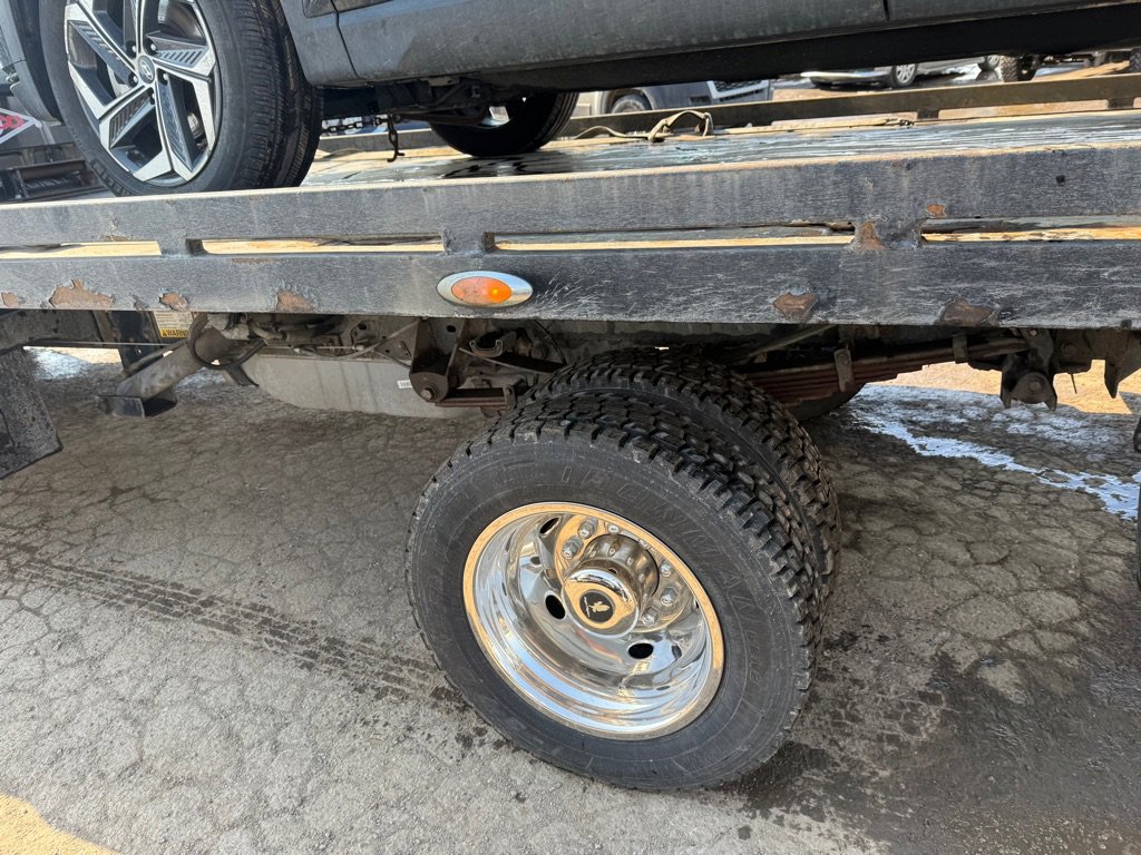 Used 2016 Ford F550 2WD Regular Cab Super Duty image 3