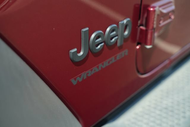 Used 2022 Jeep Wrangler Sport AWD/4WD image 36