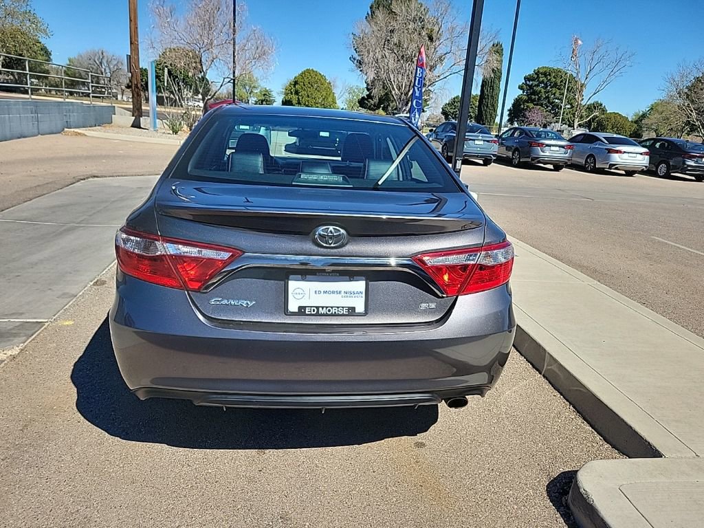 Used 2017 Toyota Camry SE image 6