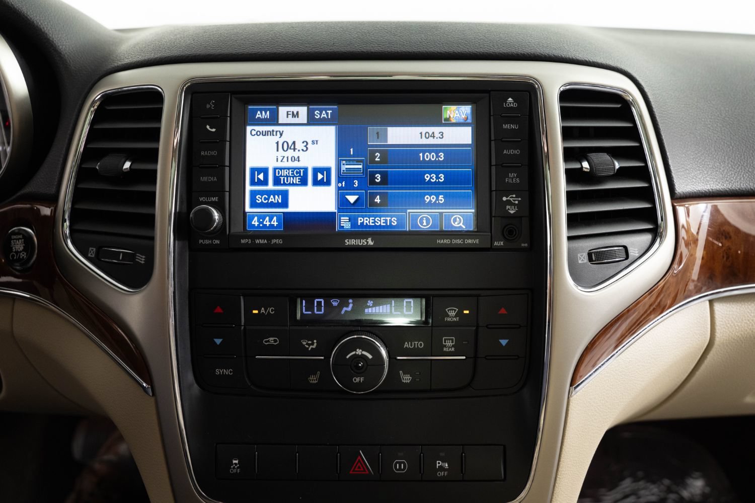 Used 2011 Jeep Grand Cherokee Limited AWD/4WD image 35