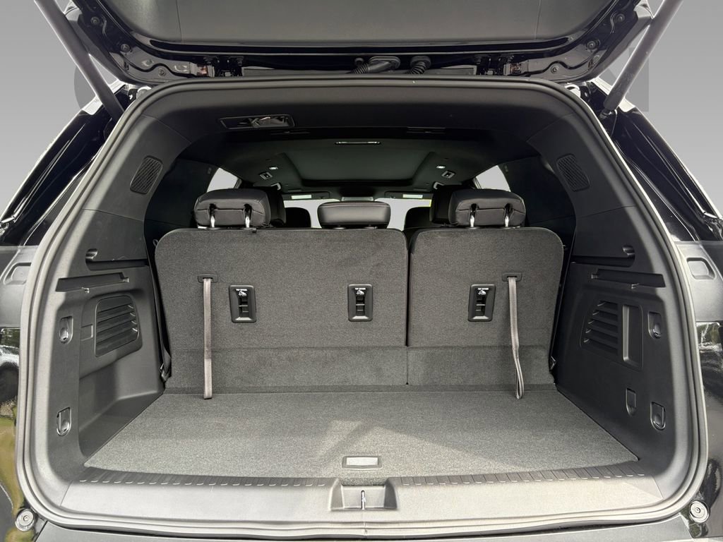 New 2026 Chevrolet Traverse LT w/ Enhanced Driving Package FWD image 25