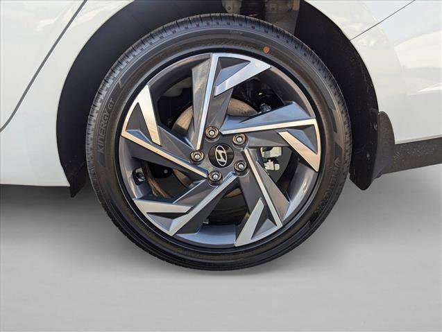 New 2025 Hyundai Elantra SEL image 9