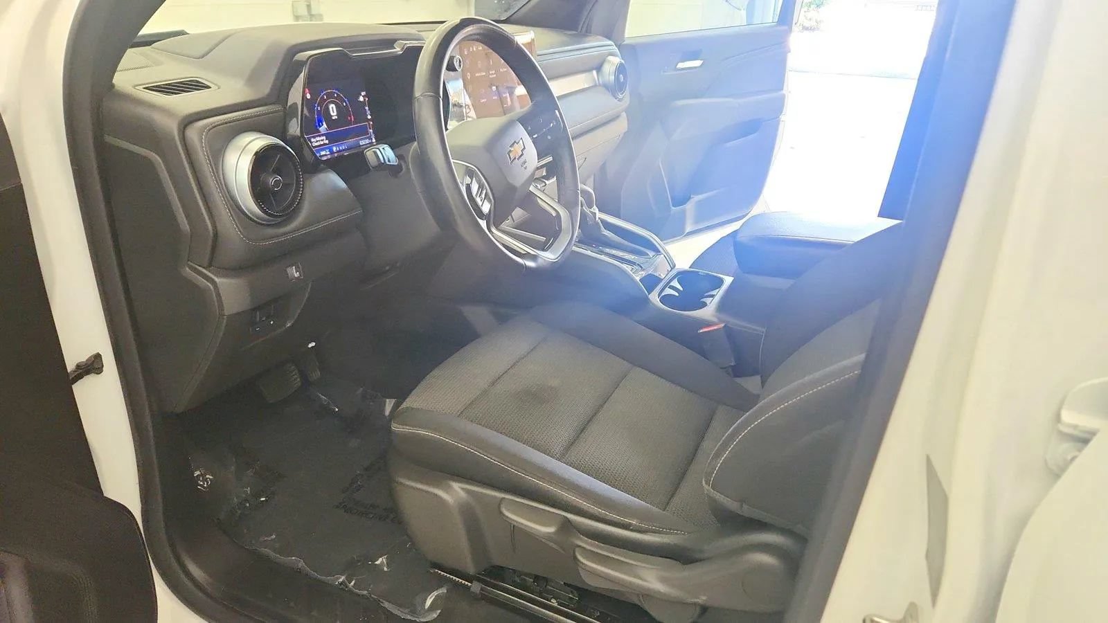Used 2023 Chevrolet Colorado LT w/ LT Convenience Package AWD/4WD image 33