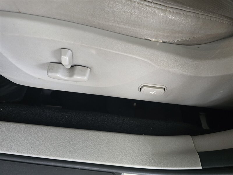Used 2012 Subaru Forester 2.5X Touring AWD/4WD image 18