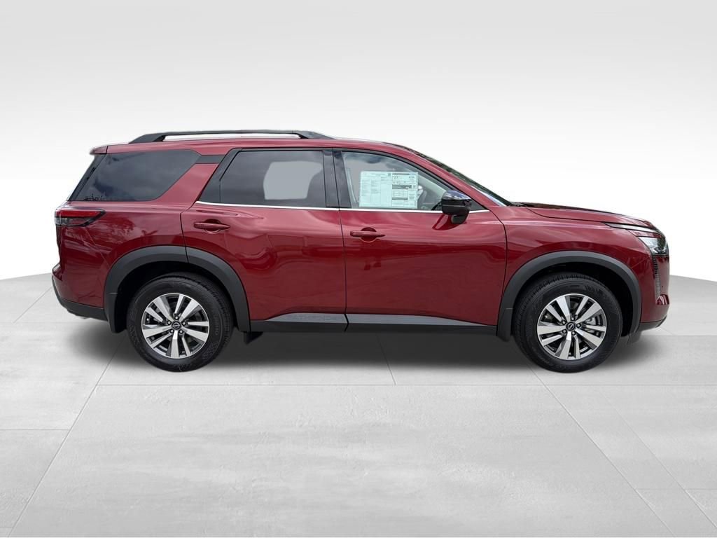 New 2026 Nissan Pathfinder SL image 8