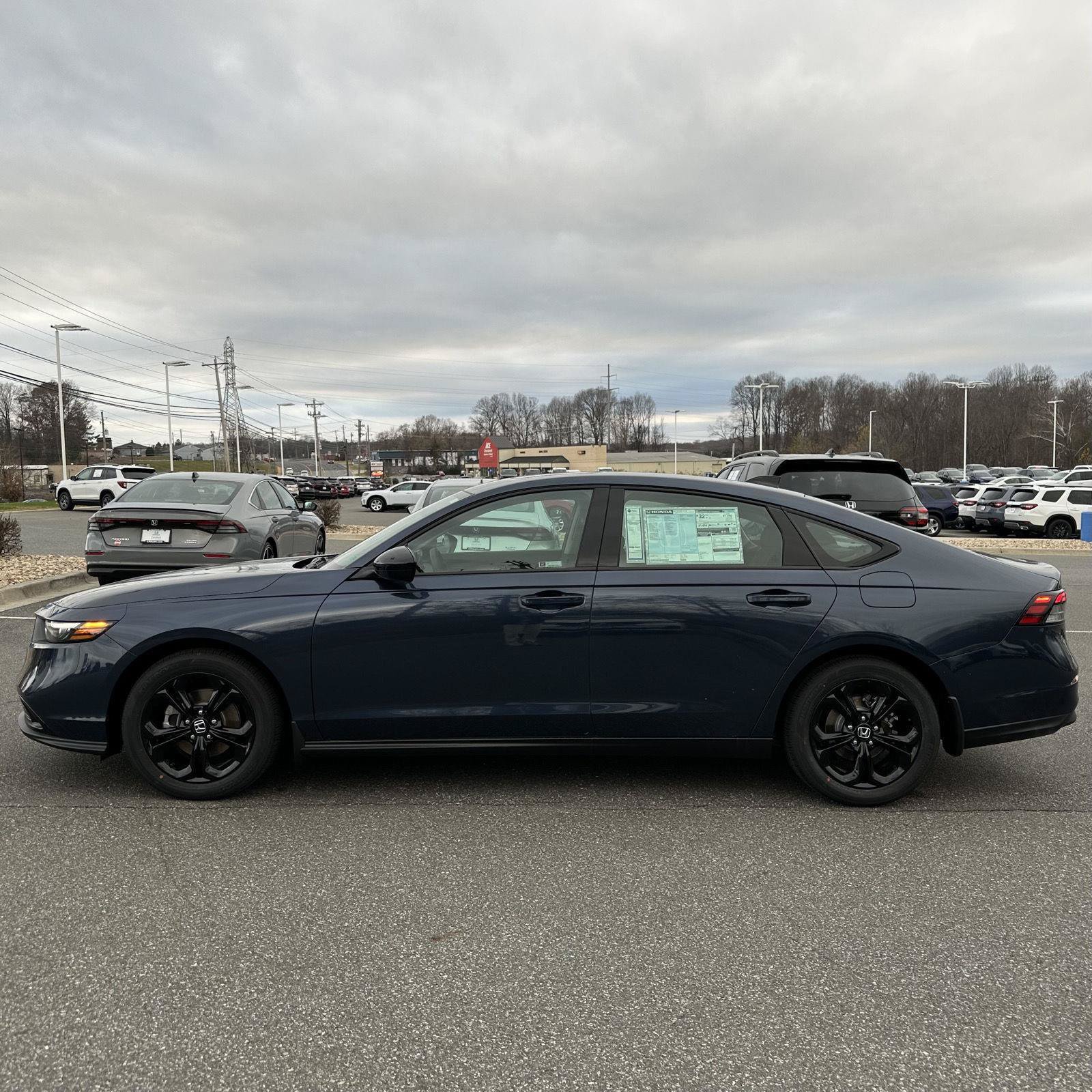 Used 2025 Honda Accord SE image 2