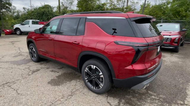 New 2027 Chevrolet Traverse LT w/ Sun and Wheel Package AWD/4WD image 8