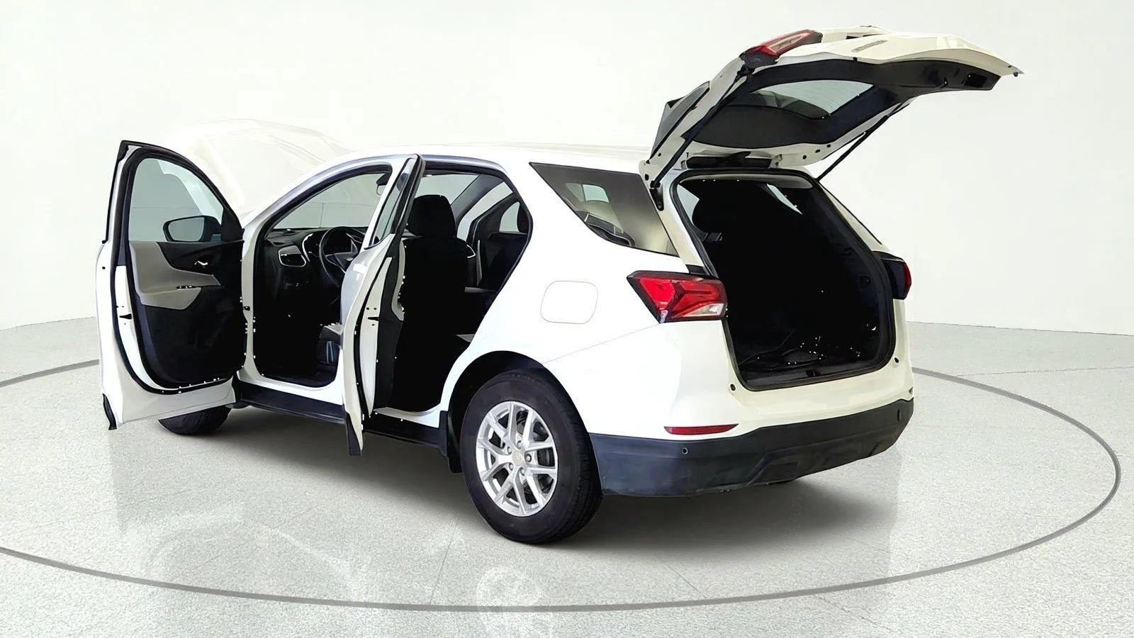 Used 2024 Chevrolet Equinox LS w/ Driver Confidence II Package FWD image 10