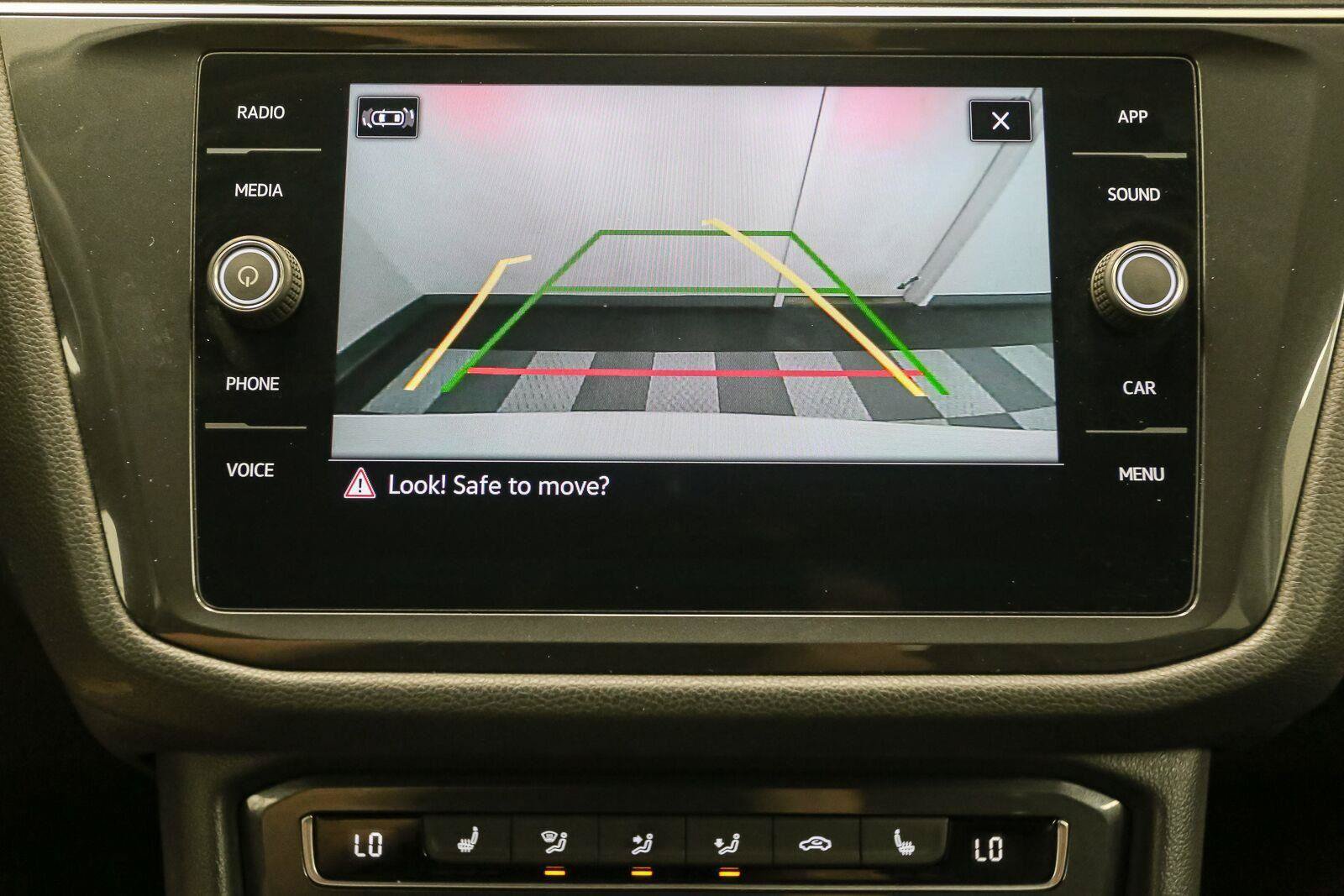 Certified 2021 Volkswagen Tiguan SE AWD/4WD image 32