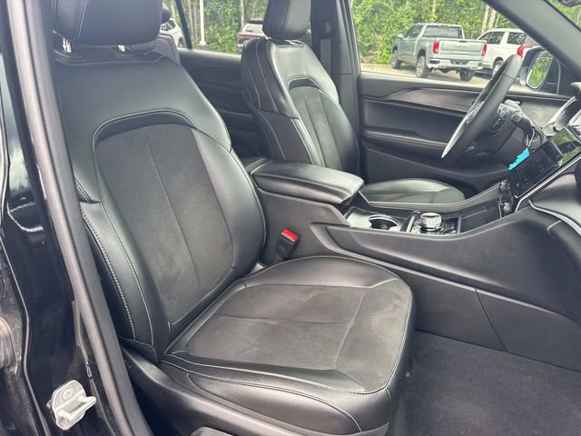 Used 2025 Jeep Grand Cherokee L Altitude AWD/4WD image 27