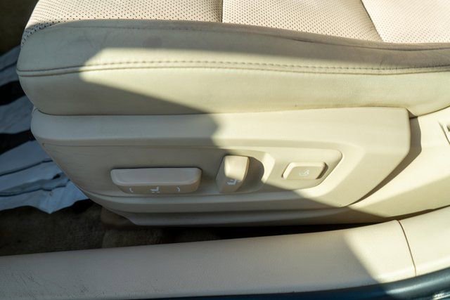 Used 2014 Lexus ES 350 w/ Luxury Package FWD image 21