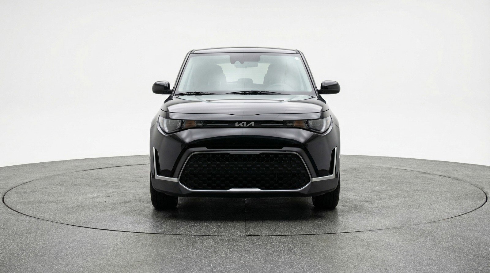 Used 2025 Kia Soul LX w/ LX Technology Package image 2