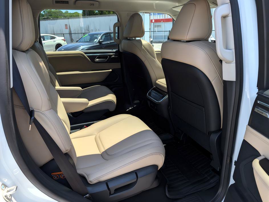 Certified 2026 INFINITI QX80 Pure w/ Cargo Package AWD/4WD image 21