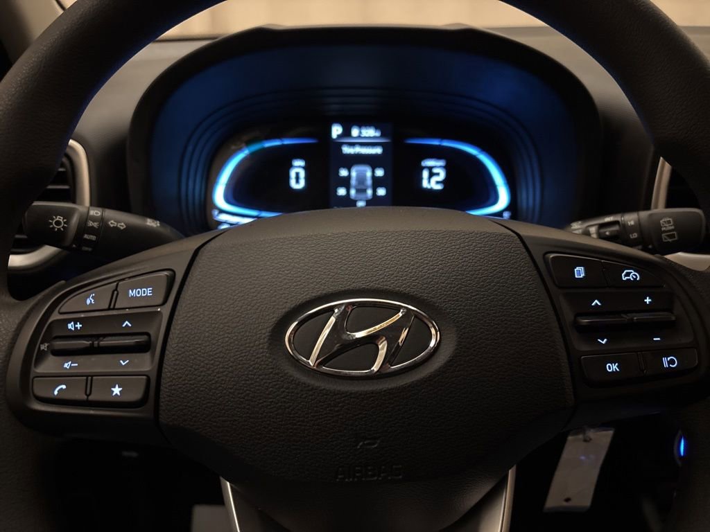 Certified 2026 Hyundai Venue SE FWD image 22