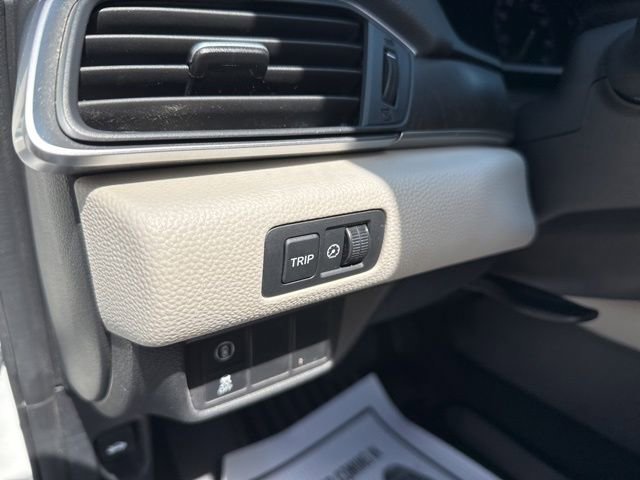 Used 2018 Honda Accord EX-L image 24
