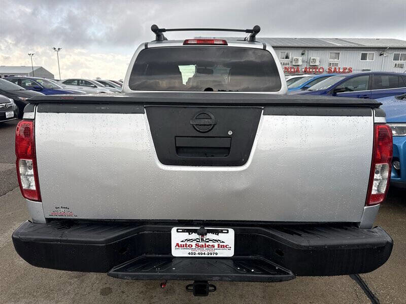 Used 2010 Nissan Frontier LE w/ LE Value Truck Pkg AWD/4WD image 6