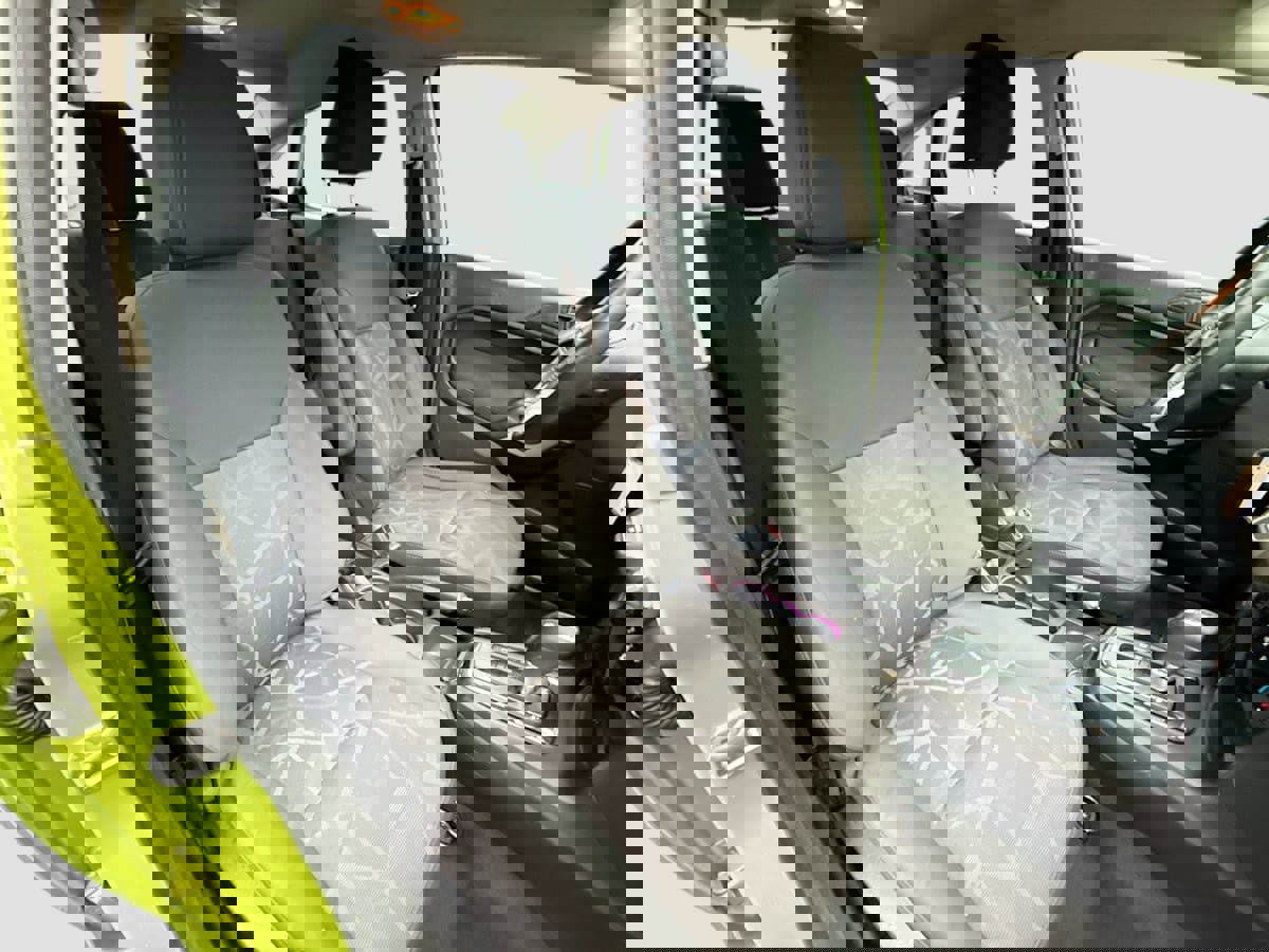 Used 2013 Ford Fiesta SE image 24