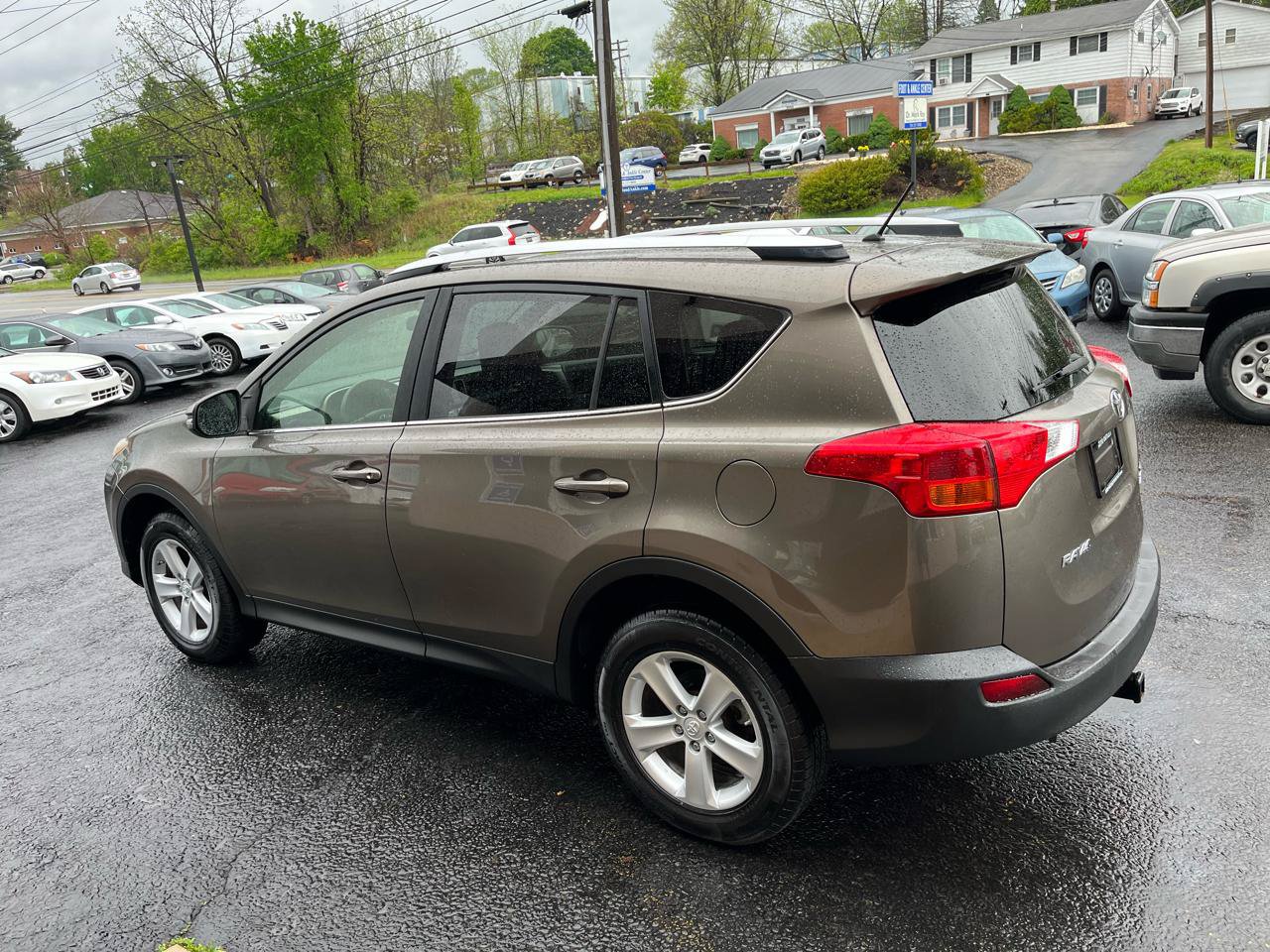 Used 2013 Toyota RAV4 XLE AWD/4WD image 10