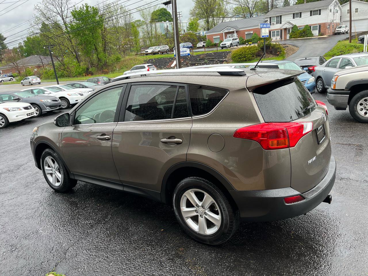 Used 2013 Toyota RAV4 XLE AWD/4WD image 10