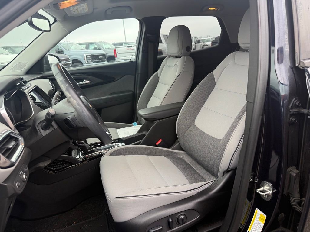 Used 2021 Chevrolet TrailBlazer LT w/ Sun and Liftgate Package image 5