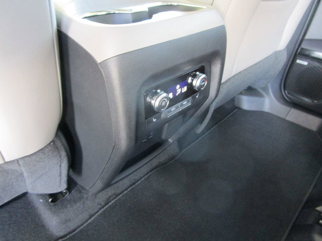 New 2026 GMC Acadia Elevation image 18