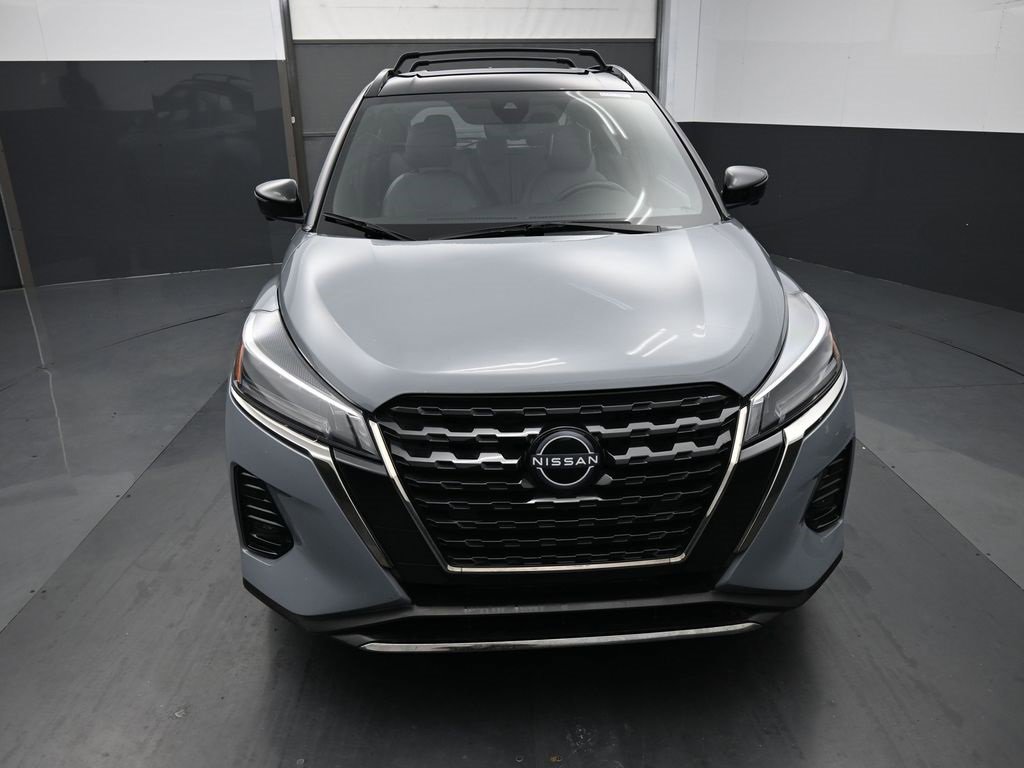 Used 2024 Nissan Kicks SR w/ SR Premium Package image 4