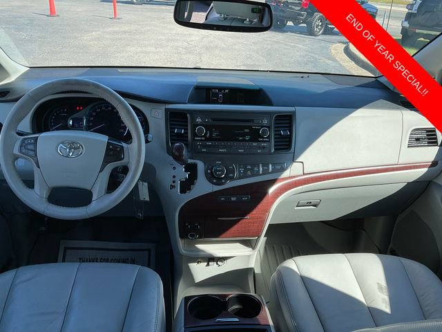 Used 2011 Toyota Sienna XLE image 17
