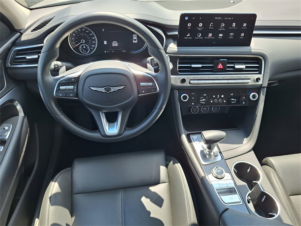 Used 2025 Genesis G70 2.5T image 9
