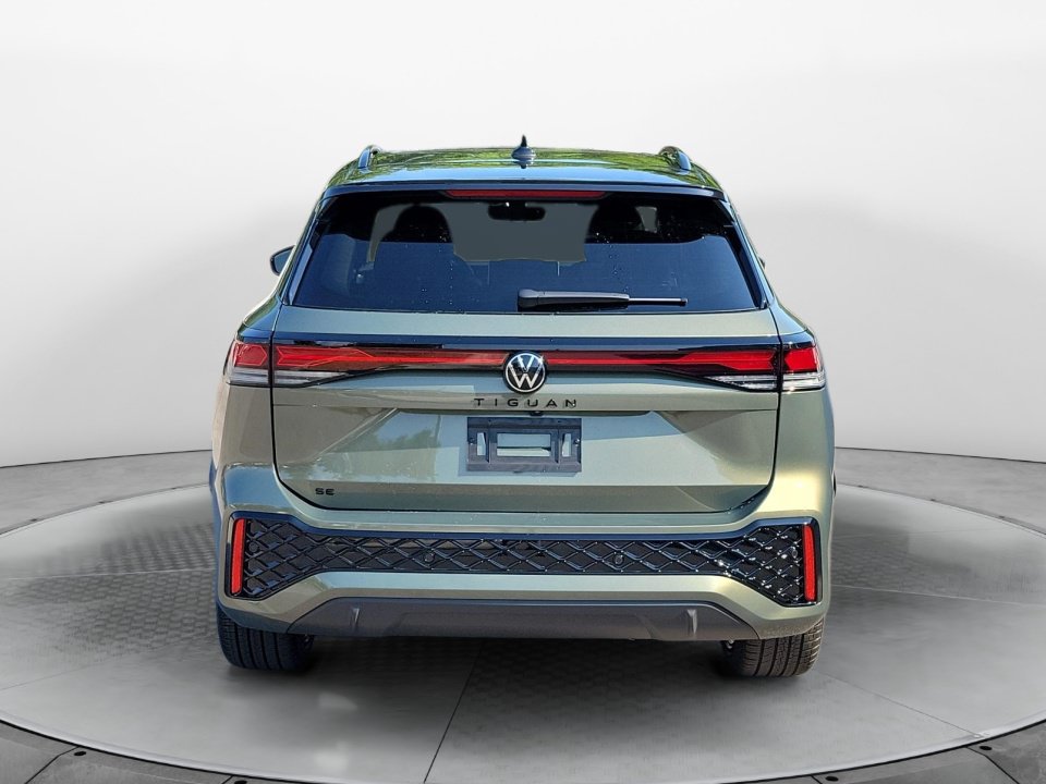 New 2026 Volkswagen Tiguan SE R-Line FWD image 6
