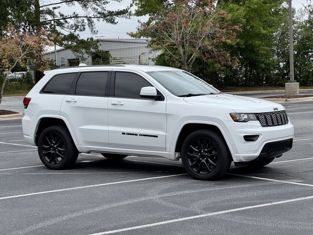 Used 2022 Jeep Grand Cherokee Laredo X image 10