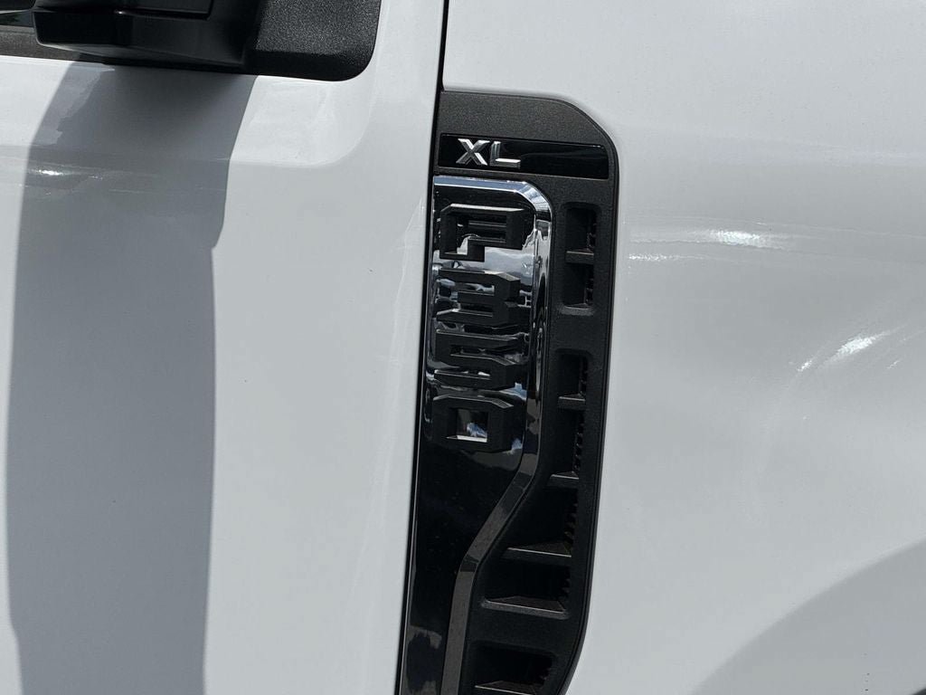 New 2026 Ford F350 XL w/ FX4 Off-Road Package AWD/4WD image 2