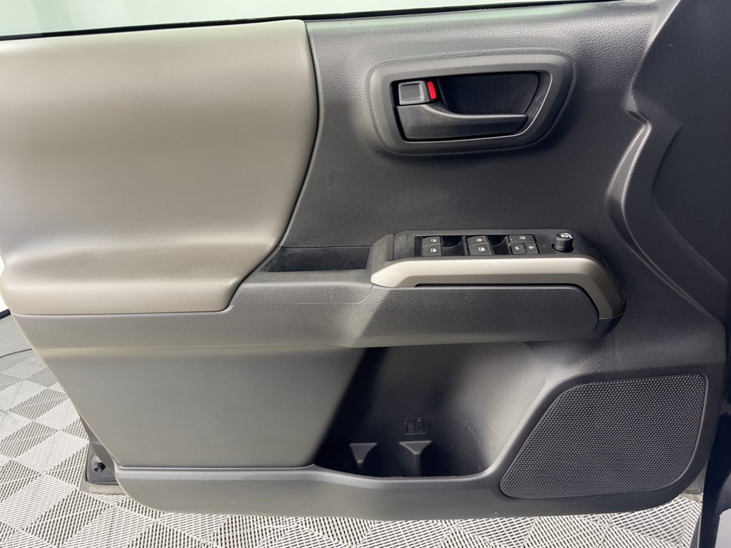 Used 2022 Toyota Tacoma SR5 RWD image 14