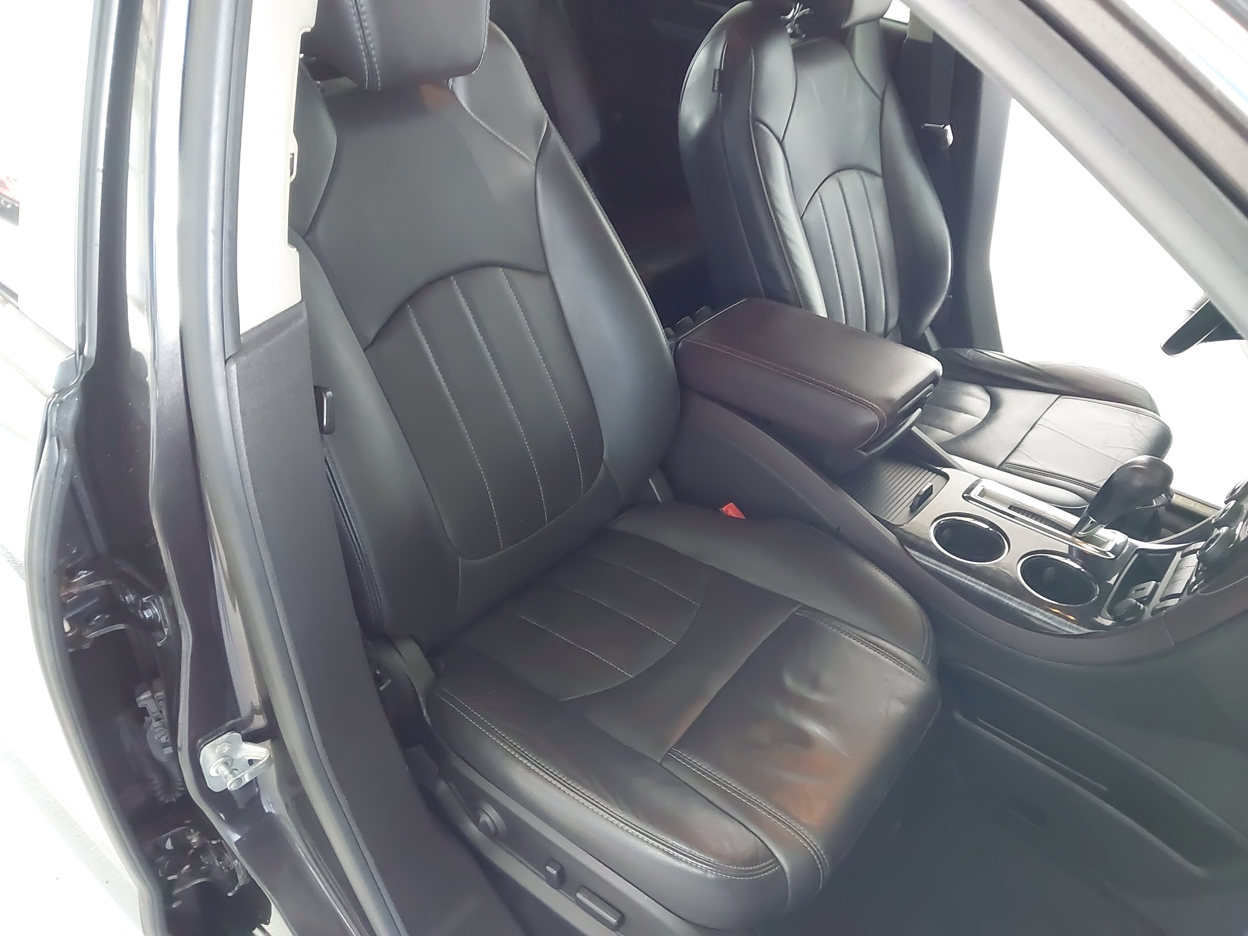 Used 2016 Buick Enclave Leather AWD/4WD image 28
