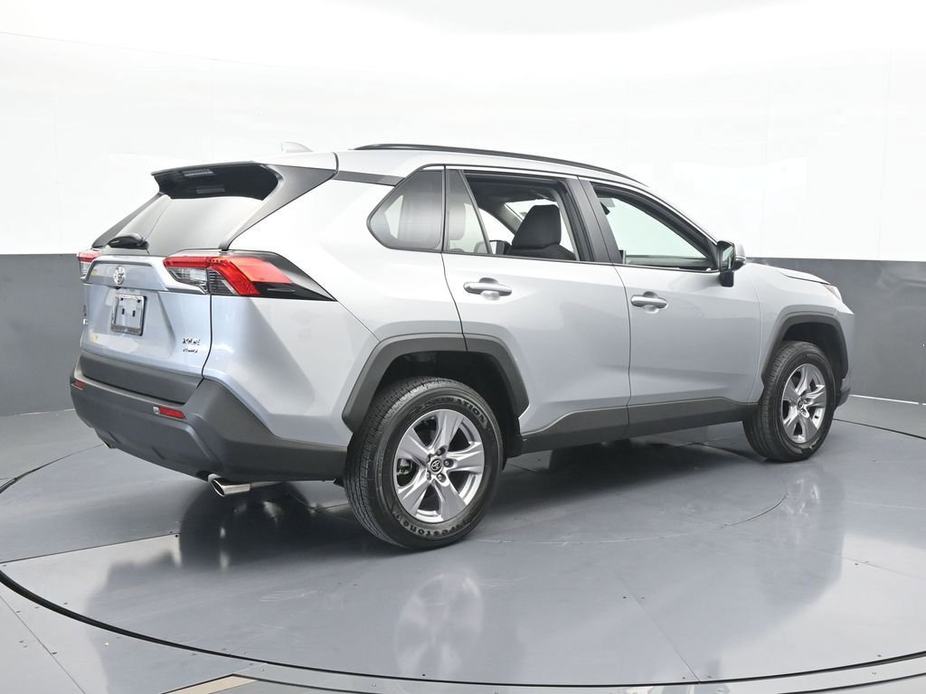 Used 2025 Toyota RAV4 XLE image 6