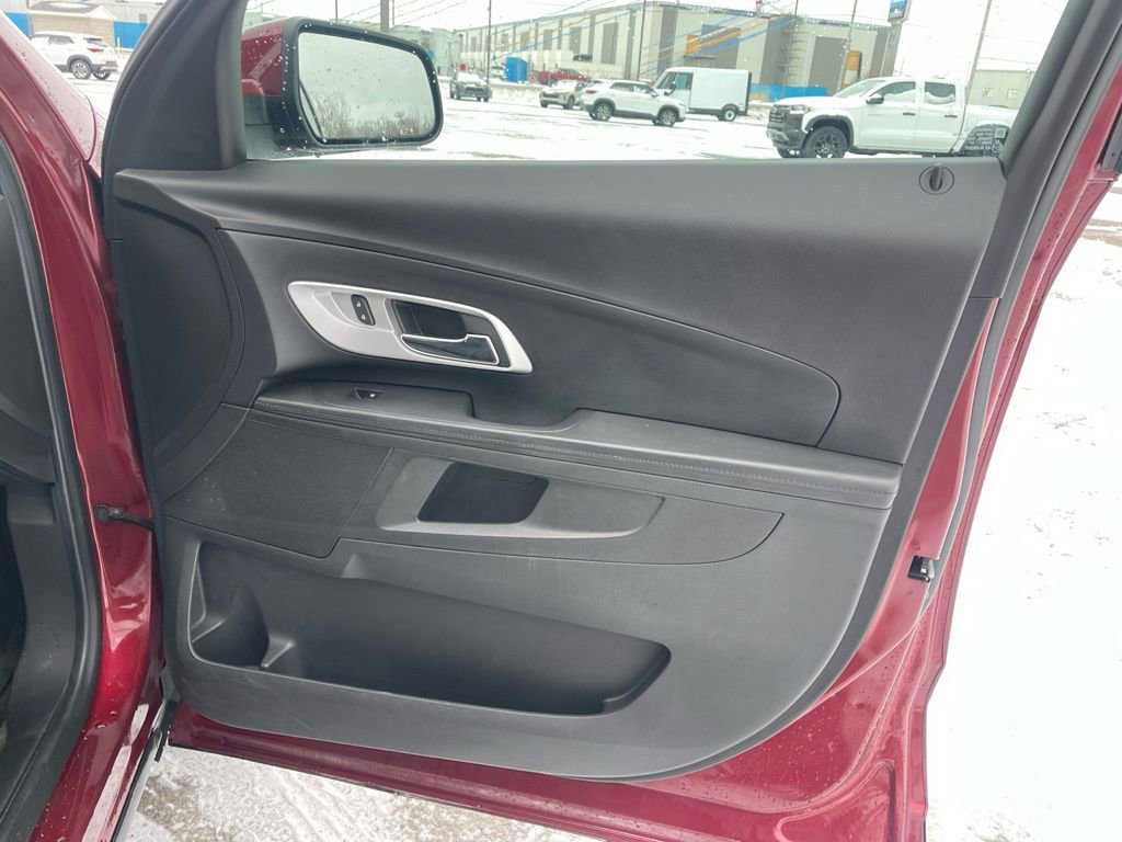 Used 2017 Chevrolet Equinox LT w/ Convenience Package image 24