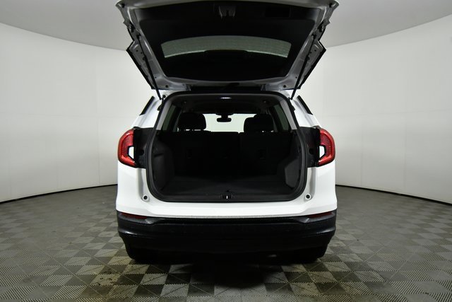 Used 2024 GMC Terrain SLE image 25