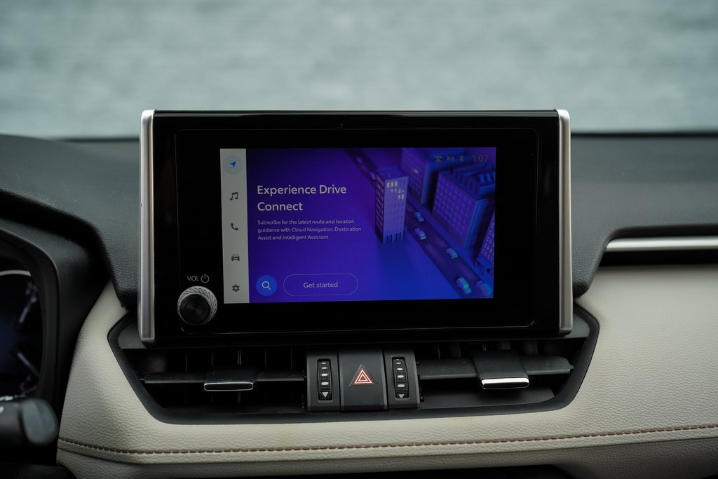 Used 2023 Toyota RAV4 XLE Premium image 31