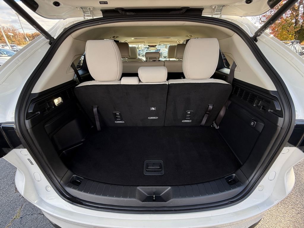 Certified 2024 MAZDA CX-90 Plug-In Hybrid w/ Preferred image 25