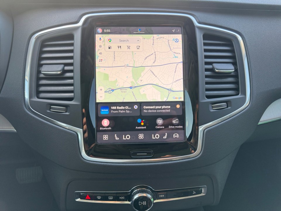 Used 2025 Volvo XC90 B5 Core image 17