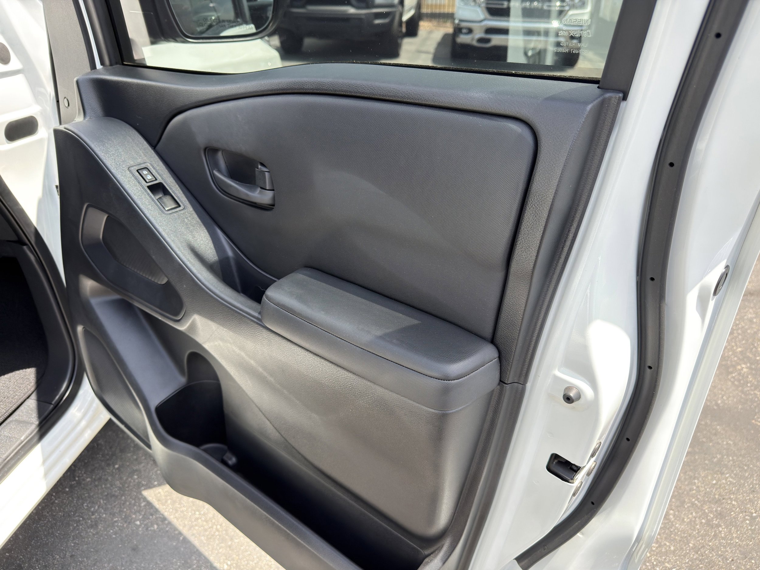 Used 2022 Nissan Frontier S w/ Technology Package AWD/4WD image 11
