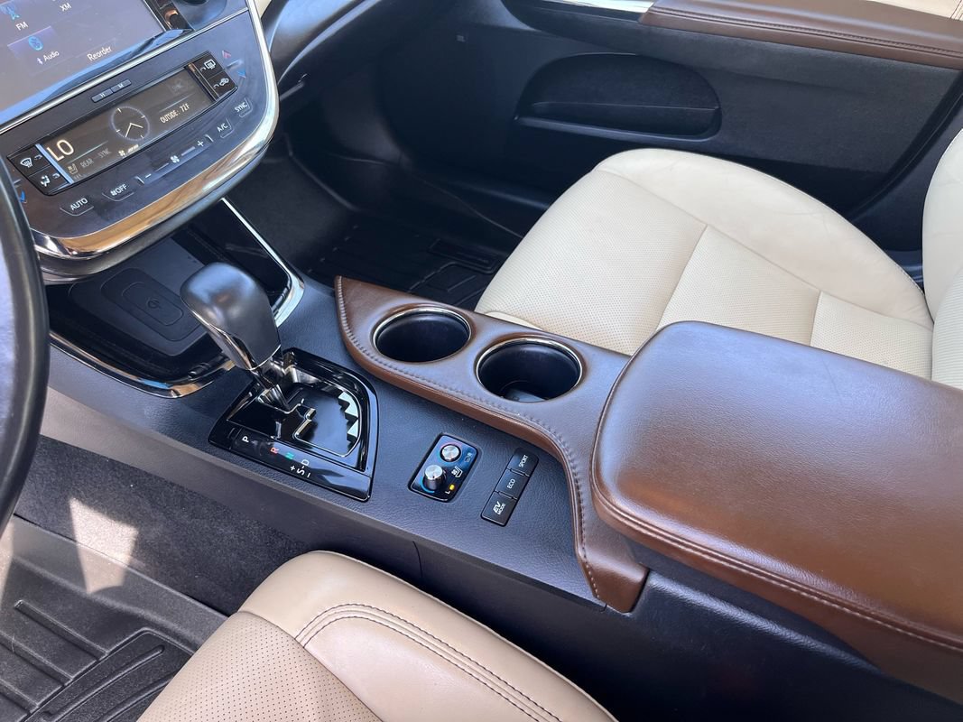 Used 2017 Toyota Avalon Limited w/ All Weather Liner Package FWD image 19