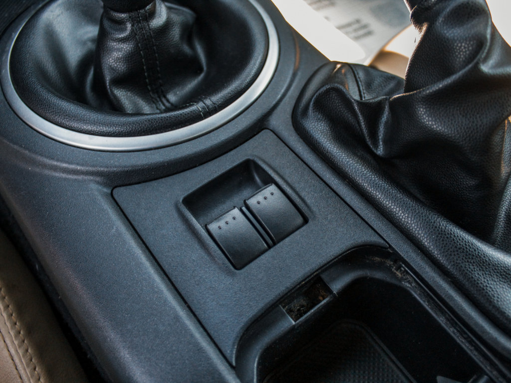 Used 2010 MAZDA MX-5 Miata Grand Touring w/ Premium Pkg RWD image 19